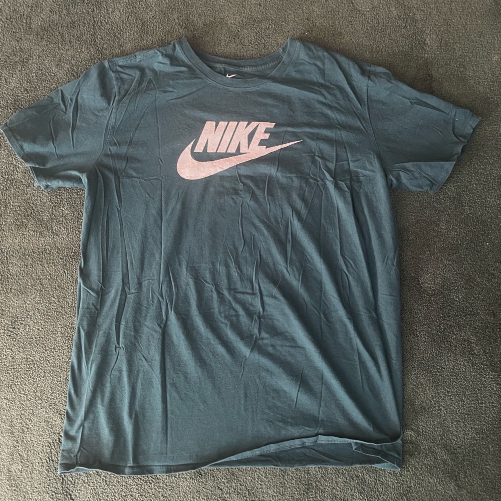 Nike Men's T-Shirt